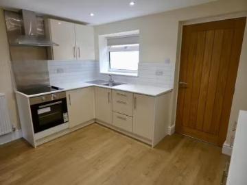 Cheap 2 bedroom terraced house for rent in Sybil Street, Carli.