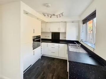 Rental! 2 bedroom terraced house for rent in Wyndham Park, Yeo.