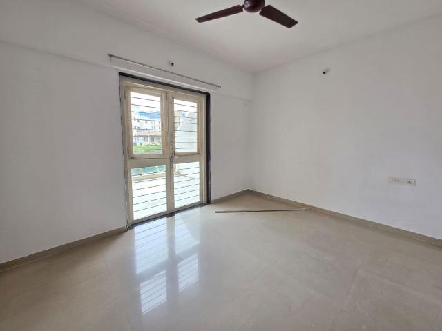 Rental | 2 BHK 1050 Sq.Ft. Apartment in Matrix Alfa 1