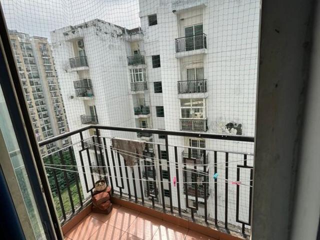 Rental | 2 BHK 1050 Sq.Ft. Apartment in Maxblis White House