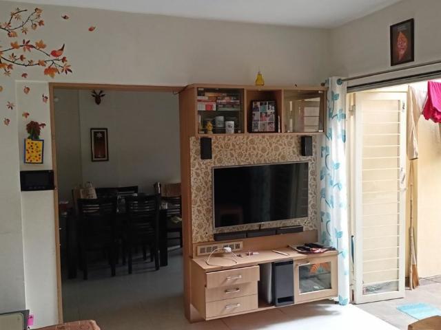 Rental | 2 BHK + 1050 Sq.Ft. Apartment in Mayur Colony