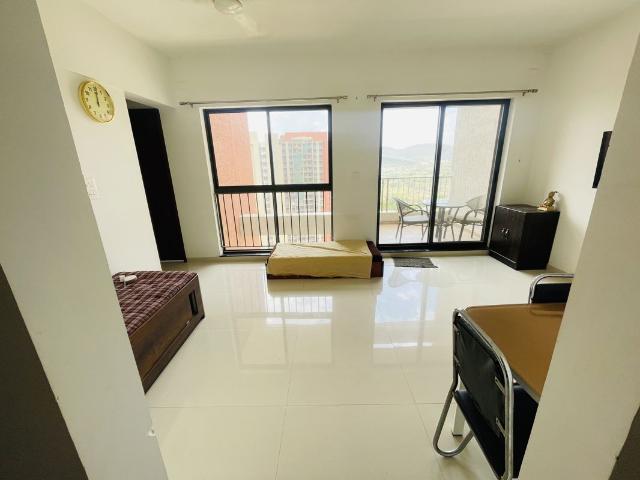 Rental | 2 BHK 1050 Sq.Ft. Apartment in Shapoorji Pallonji Sensorium