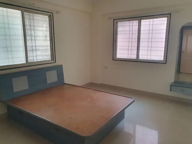 Rental | 2 BHK 1050 Sq.Ft. Apartment in Shreenath Apartment