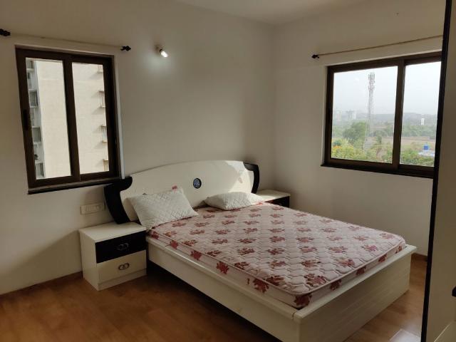 Rental | 2 BHK 1050 Sq.Ft. Apartment in Paranjape Blue Ridge