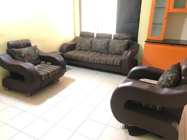 Rental | 2 BHK + 1050 Sq.Ft. Apartment in Radha Apartment