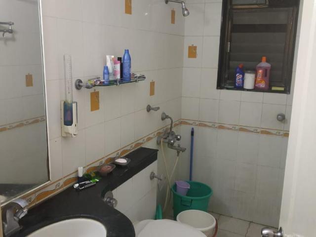 Rental | 2 BHK 1050 Sq.Ft. Apartment in Raheja Vistas Phase 3