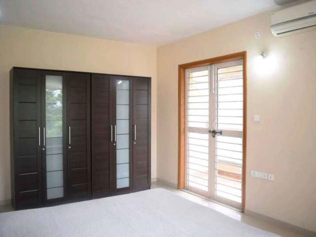 Rental | 2 BHK 1055 Sq.Ft. Apartment in Flower Valley Apartment