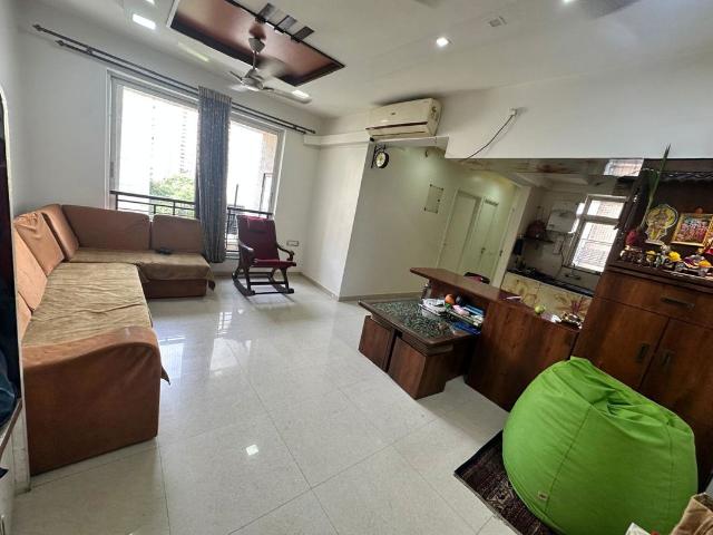 Rental | 2 BHK + 1091 Sq.Ft. Apartment in Hiranandani Estate