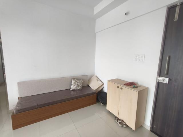 Rental | 2 BHK 1000 Sq.Ft. Apartment in Goel Ganga Altus
