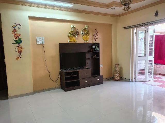 Rental | 2 BHK 1000 Sq.Ft. Apartment in GK Rose County