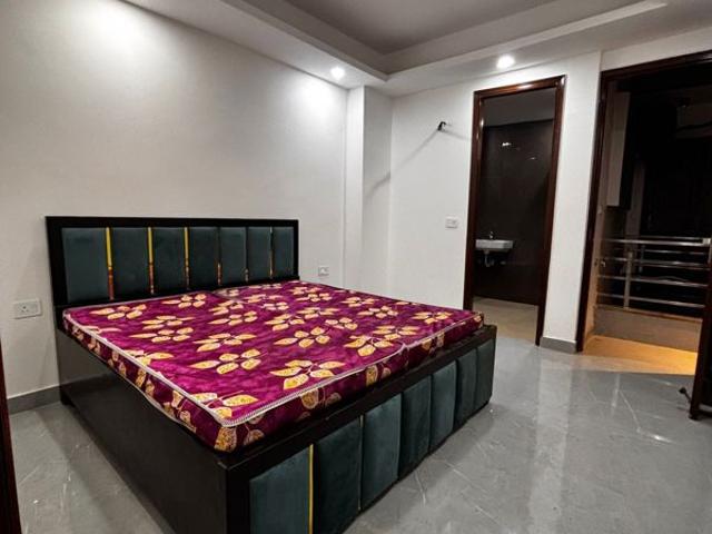 Rental | 2 BHK 1000 Sq.Ft. Apartment in Freedom Fighters Enclave