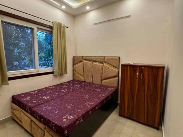 Rental | 2 BHK 1000 Sq.Ft. Apartment in Freedom Fighters Enclave