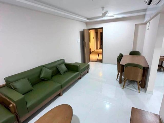 Rental | 2 BHK 1000 Sq.Ft. Apartment in Karishma Apartments Khar West