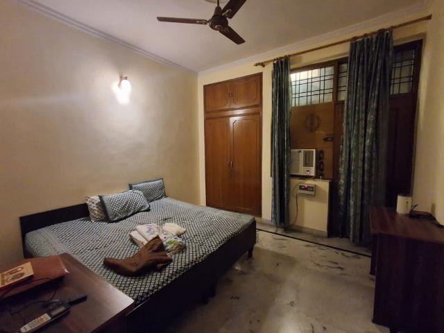 Rental | 2 BHK 1000 Sq.Ft. Apartment in Jaipuria Plaza