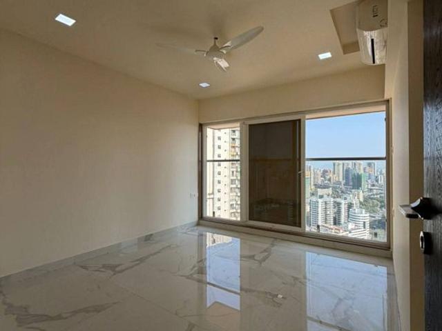Rental | 2 BHK 1000 Sq.Ft. Apartment in Lokhandwala Complex