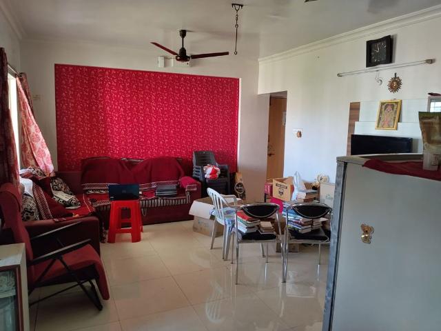 Rental | 2 BHK 1000 Sq.Ft. Apartment in New Front Purple Castle