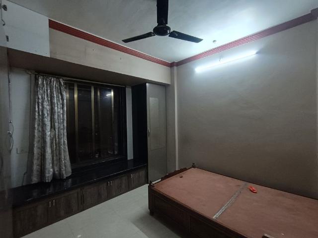 Rental | 2 BHK 1000 Sq.Ft. Apartment in Shiv Om Apartment