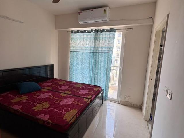 Rental | 2 BHK 1000 Sq.Ft. Apartment in Signature The Millennia 3