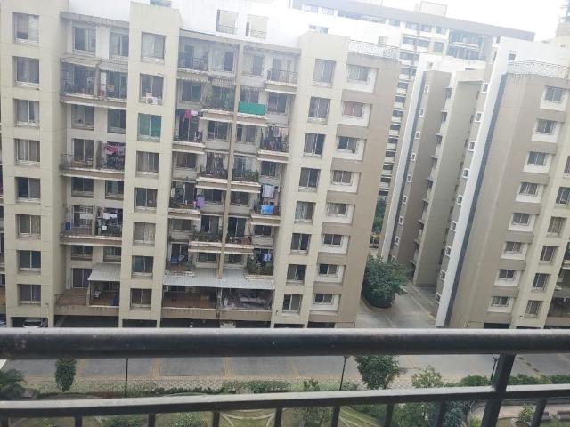 Rental | 2 BHK + 1000 Sq.Ft. Apartment in Park Express
