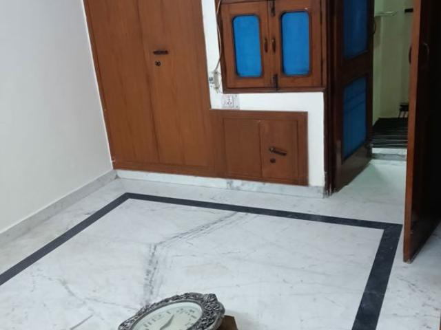 Rental | 2 BHK 1000 Sq.Ft. Apartment in Parsvnath Plaza 27