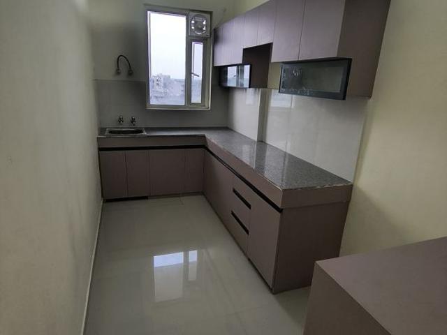 Rental | 2 BHK 1000 Sq.Ft. Apartment in Pyramid Midtown
