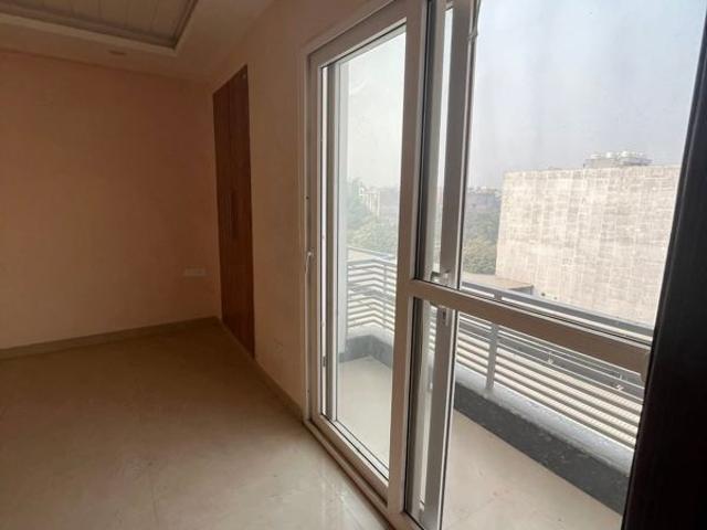 Rental | 2 BHK 1000 Sq.Ft. Apartment in Risland Sky Mansion