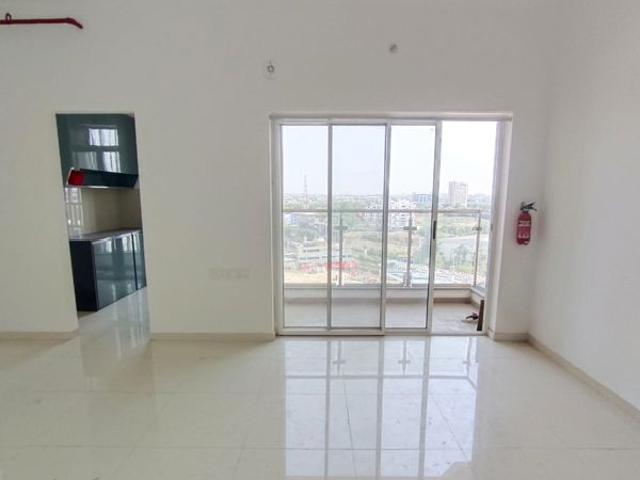 Rental | 2 BHK 1000 Sq.Ft. Apartment in Runwal The Central Park