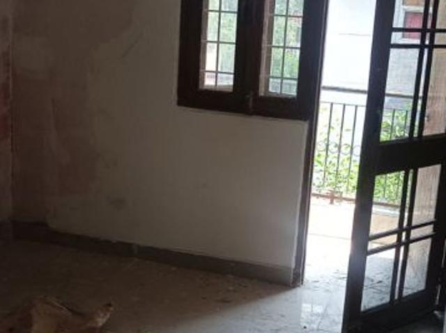 Rental | 2 BHK 1000 Sq.Ft. Apartment in RWA Jalvayu Vihar