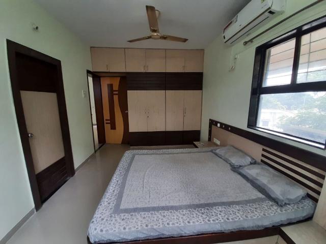 Rental | 2 BHK 1000 Sq.Ft. Apartment in Tyagi Uttam Plaza