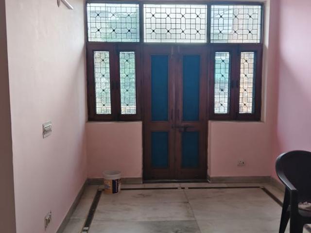 Rental | 2 BHK 1000 Sq.Ft. Independent House in RWA Apartments Sector 52