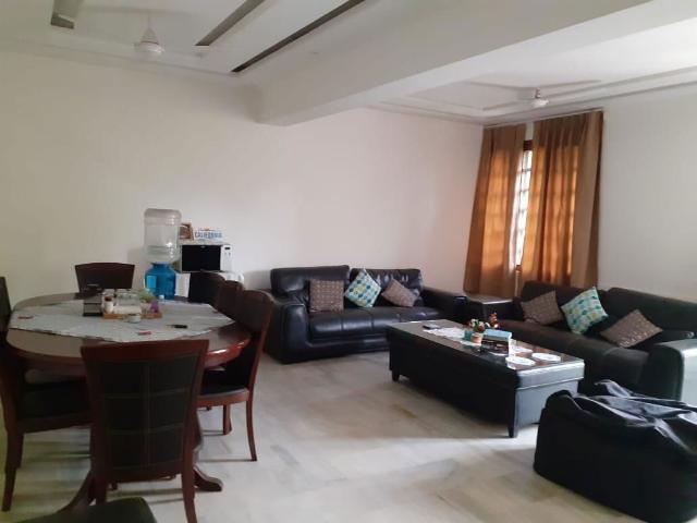 Rental | 2 BHK 100 Sq.Yd. Apartment in Lajpat Nagar II