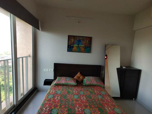 Rental | 2 BHK + 1020 Sq.Ft. Apartment in Rustomjee Urbania Azziano