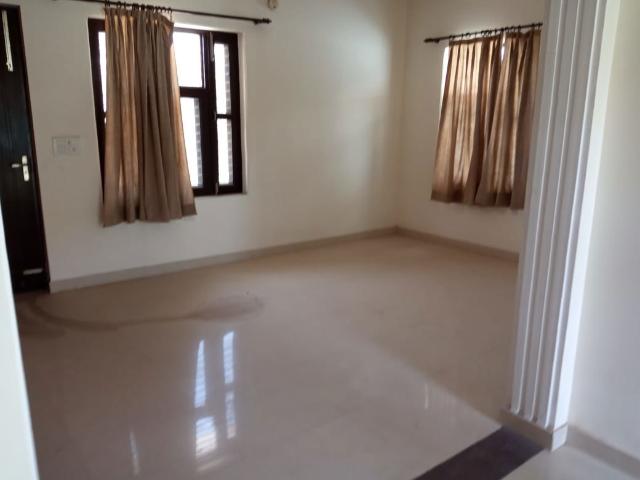 Rental | 2 BHK + 1022 Sq.Ft. Independent House in Sector 14
