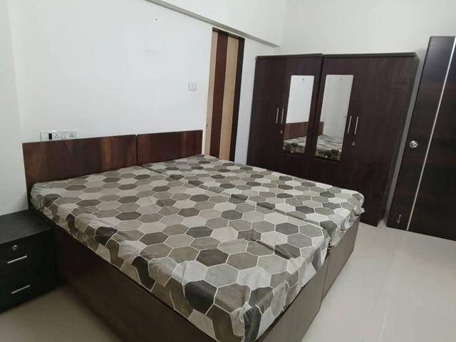 Rental | 2 BHK 1025 Sq.Ft. Apartment in K Raheja Vihar