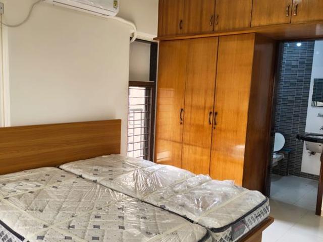Rental | 2 BHK 1150 Sq.Ft. Apartment in K Raheja Vihar