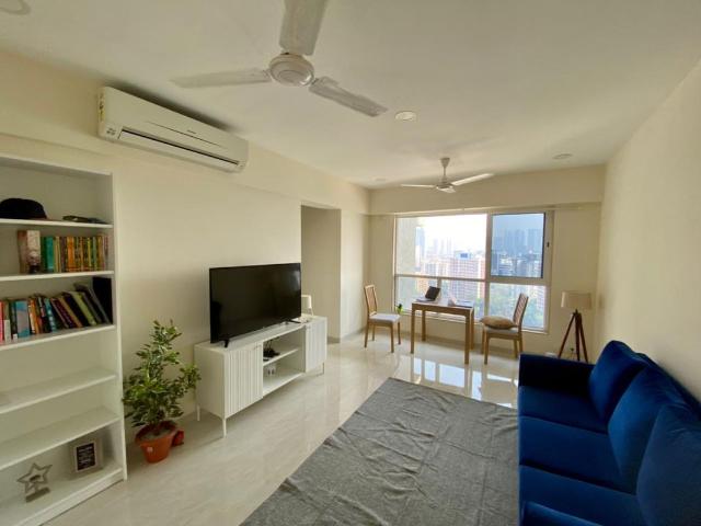 Rental | 2 BHK + 1150 Sq.Ft. Apartment in Lokhandwala Complex