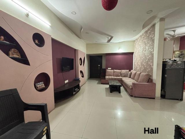 Rental | 2 BHK 1150 Sq.Ft. Apartment in Mirchandani Palms