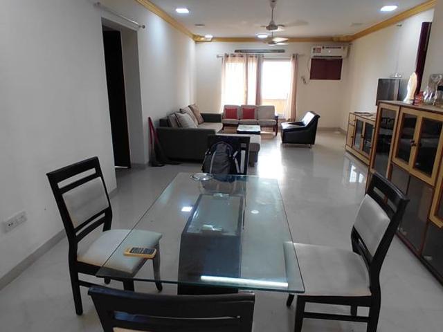 Rental | 2 BHK 1150 Sq.Ft. Apartment in Pathik Kaashni Estrella