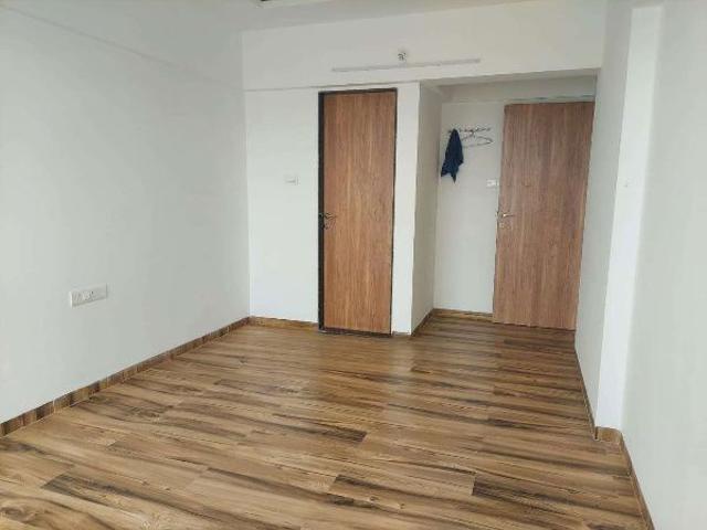 Rental | 2 BHK 1150 Sq.Ft. Apartment in Raichandani Swarna Vatika