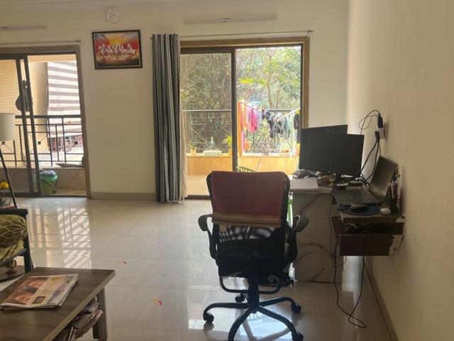 Rental | 2 BHK 1155 Sq.Ft. Apartment in Regency Meadows