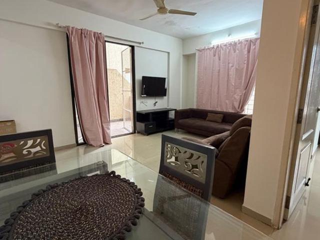 Rental | 2 BHK + 1170 Sq.Ft. Apartment in Gulmohar Goldcoast