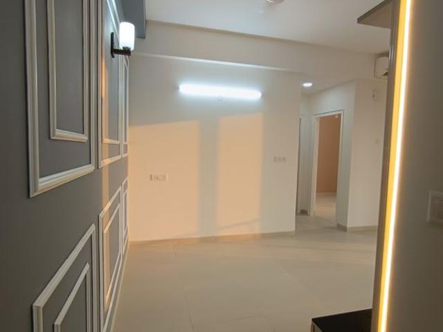 Rental | 2 BHK 1180 Sq.Ft. Apartment in Supertech Hues