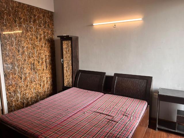 Rental | 2 BHK 1180 Sq.Ft. Apartment in Supertech Hues