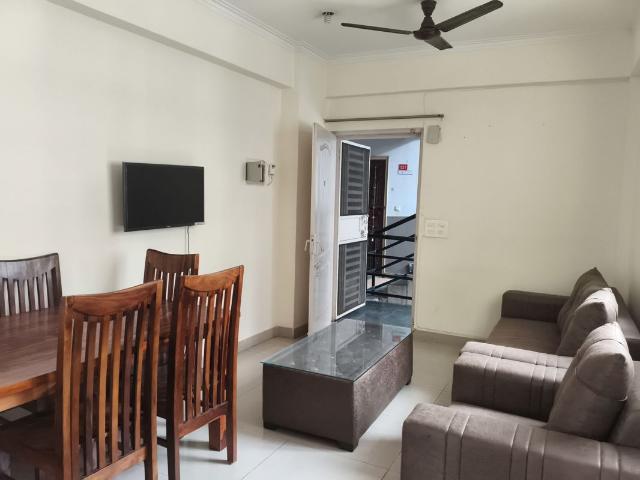 Rental | 2 BHK 1100 Sq.Ft. Apartment in Gaurs Green Vista