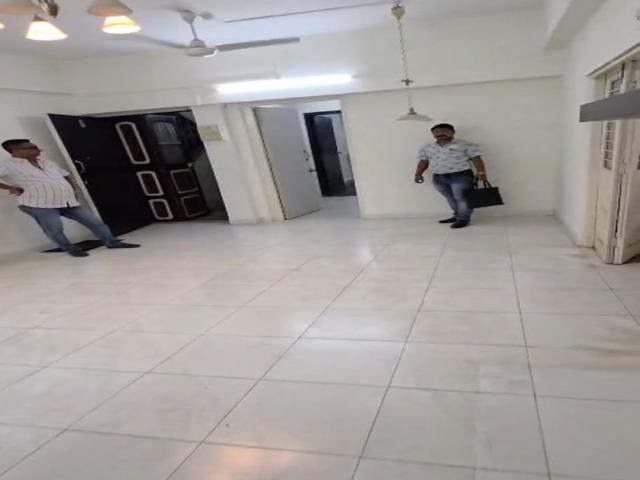 Rental | 2 BHK 1100 Sq.Ft. Apartment in Dadar East