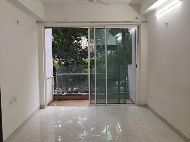 Rental | 2 BHK 1100 Sq.Ft. Apartment in L And T Seawoods Residences