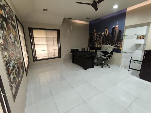 Rental | 2 BHK 1100 Sq.Ft. Apartment in Nalanda CHS Aundh