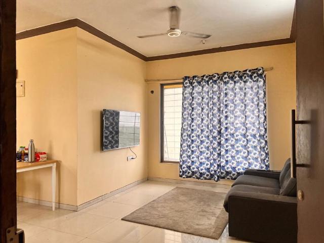 Rental | 2 BHK 1100 Sq.Ft. Apartment in Preeti Park