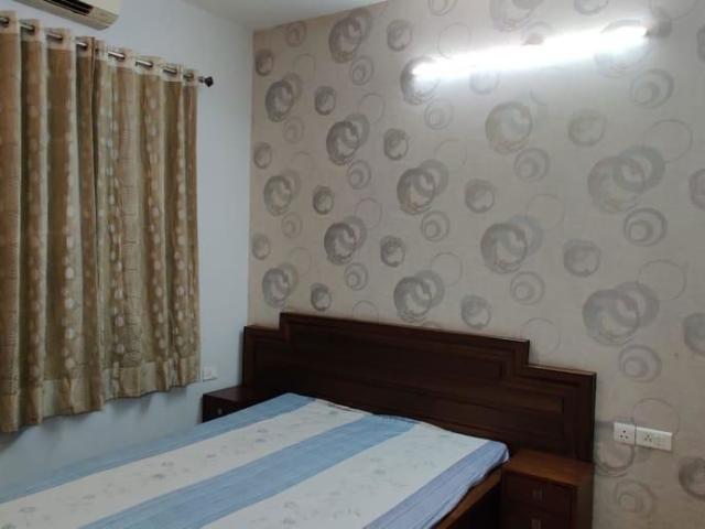 Rental | 2 BHK 1125 Sq.Ft. Apartment in Emaar The Palm Drive Palm Studios