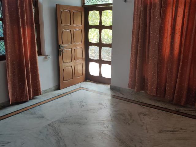 Rental | 2 BHK + 1242 Sq.Ft. Independent House in Sector 10A